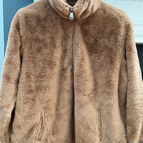 New Abercrombie Soft Faux Fur Pull Over Zipper top XL soft like mink - Picture 3 of 6